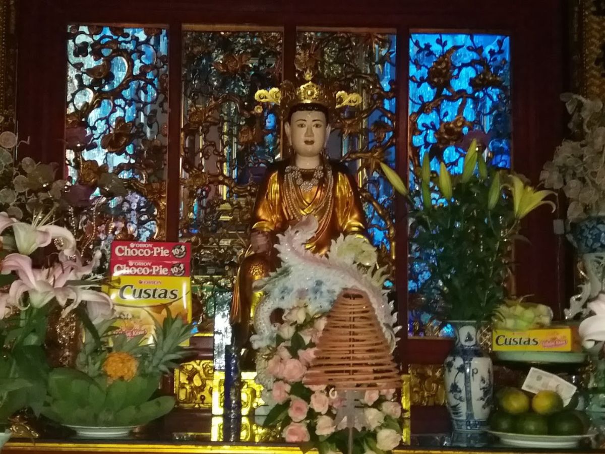 Cây đa 13 gốc Hải Phòng thờ Bà Chúa Năm Phương