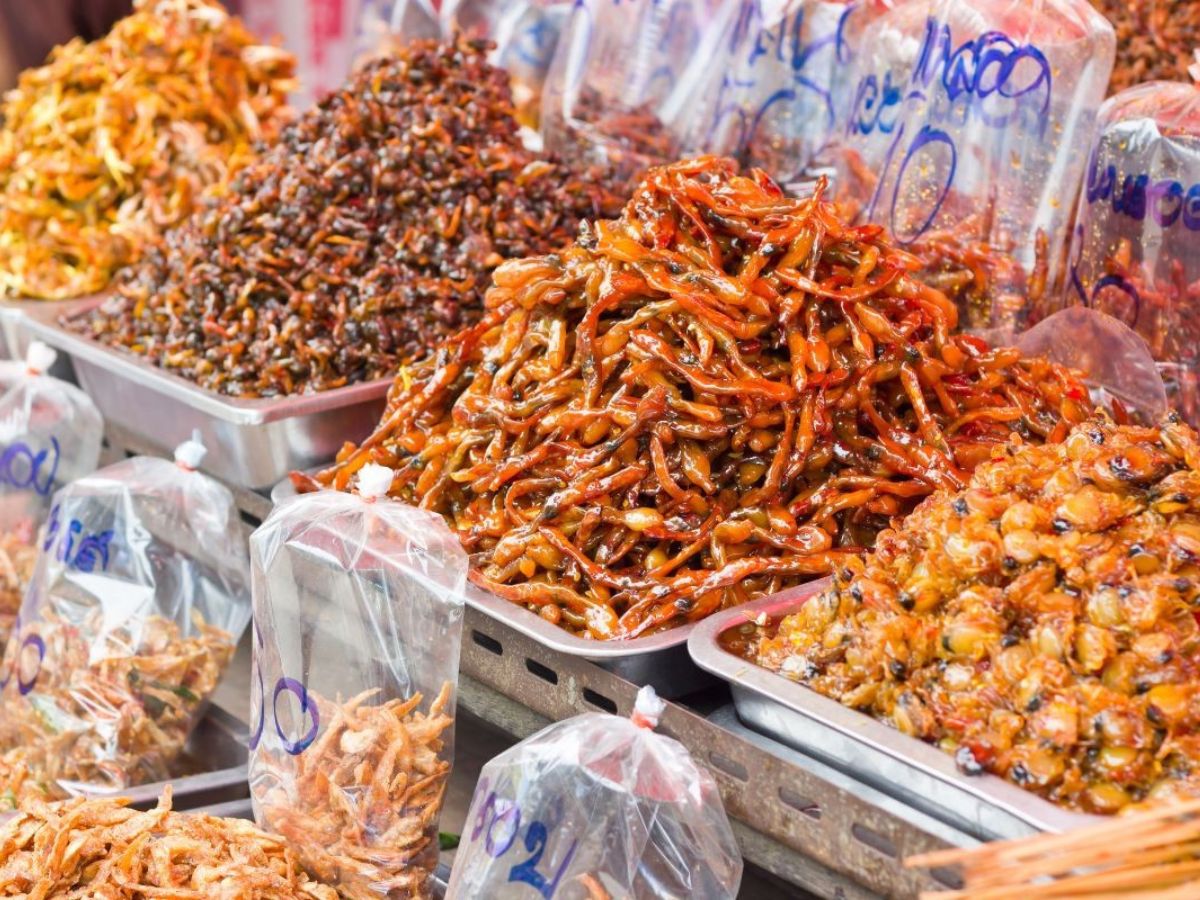 Mua quà đặc sản ở chợ Hàn Đà Nẵng