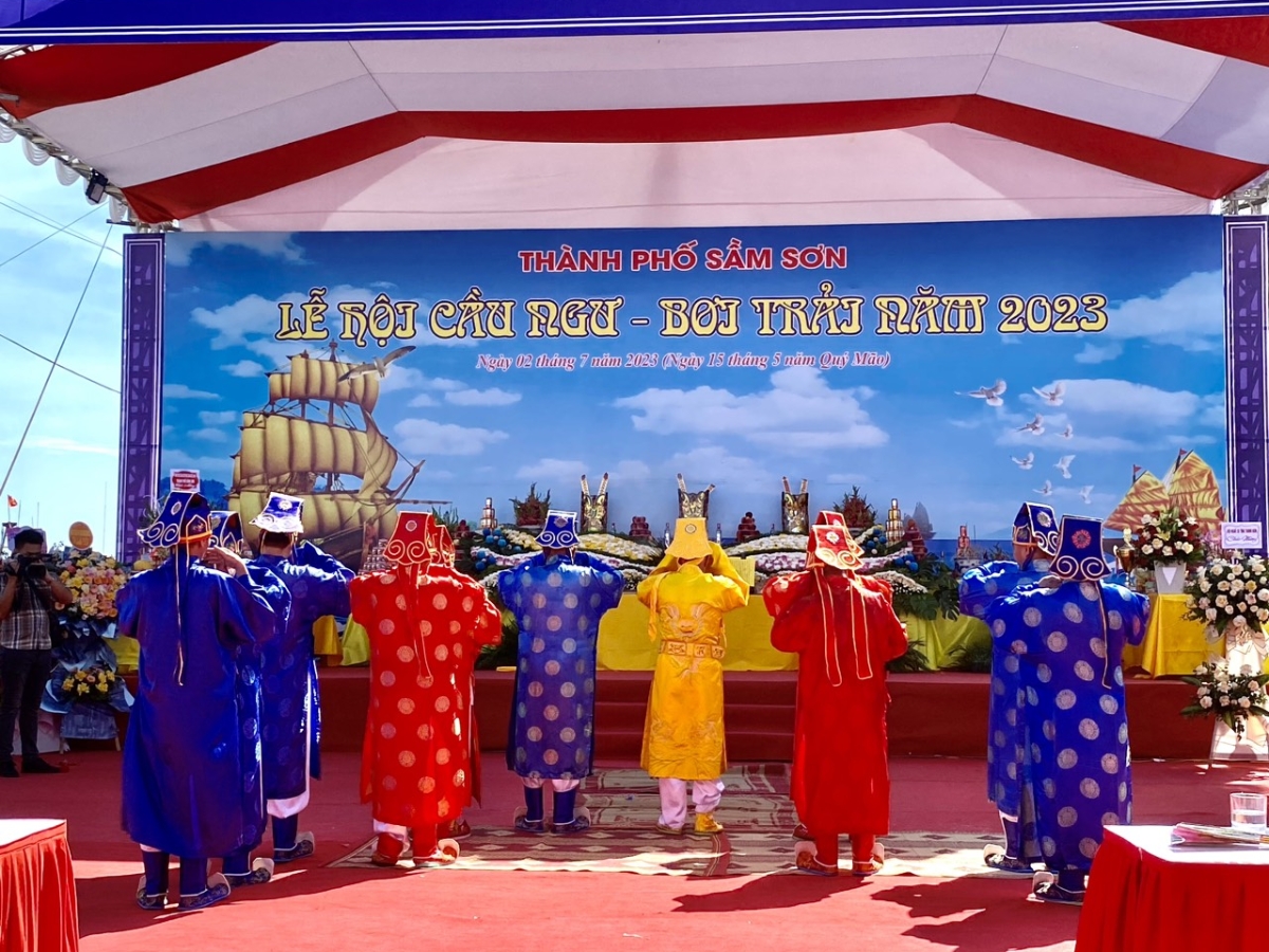 Lễ hội Cầu Ngư tại Sầm Sơn.
