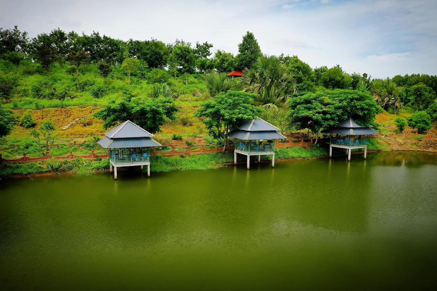 Khu vực câu cá tại Khu du lịch sinh thái Suối Giàu