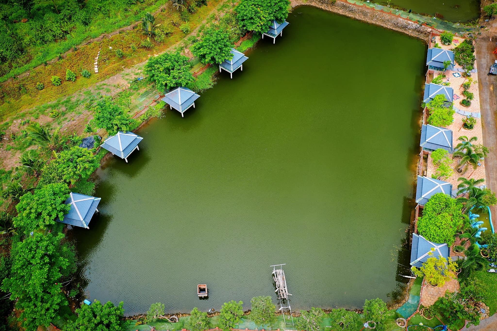 Không gian xanh mướt tại Khu du lịch Suối Giàu nhìn từ trên cao