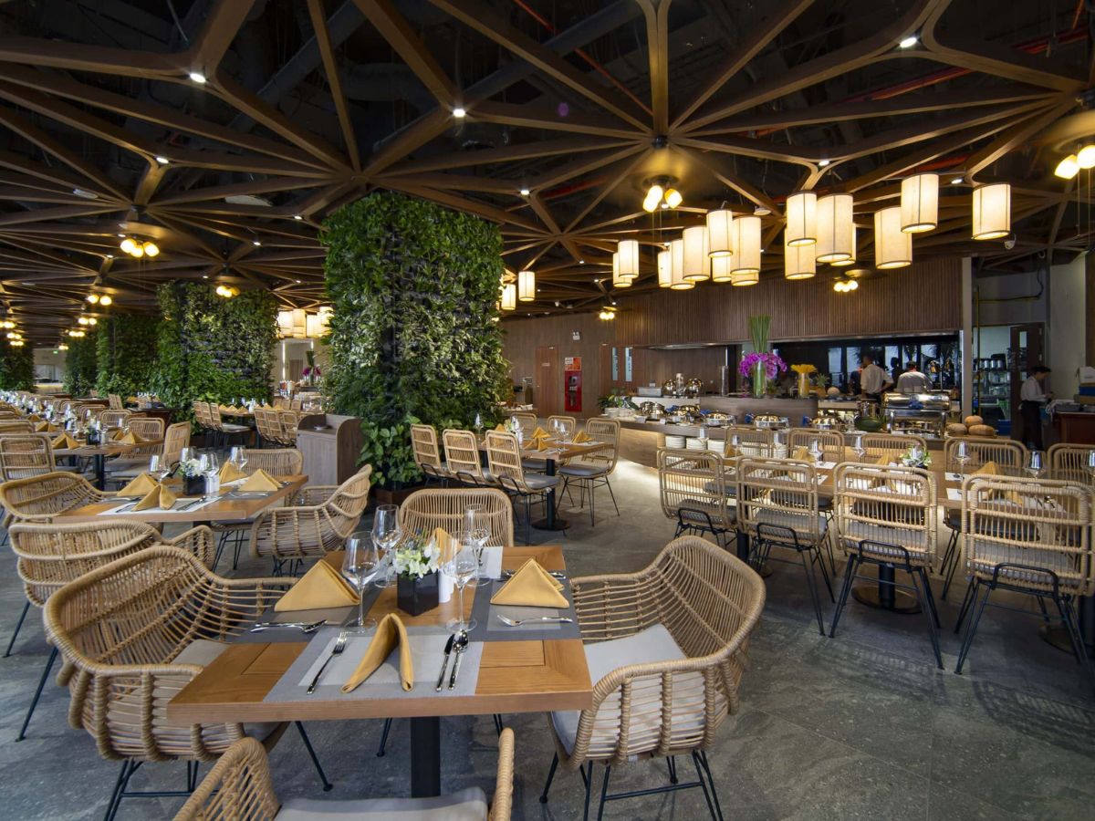 Sea Restaurant với không gian sang trọng