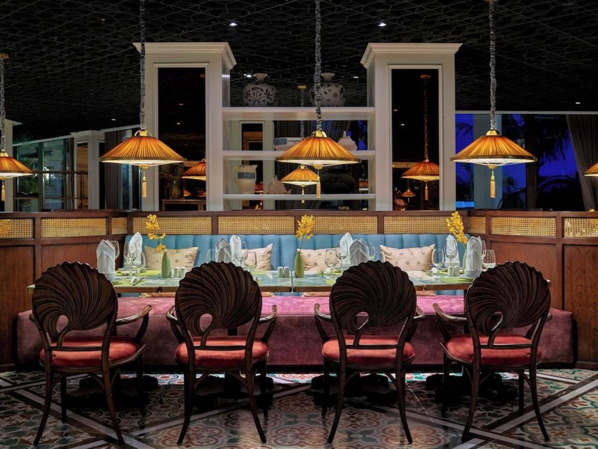 Hệ thống nhà hàng sang trọng bên trong khách sạn.