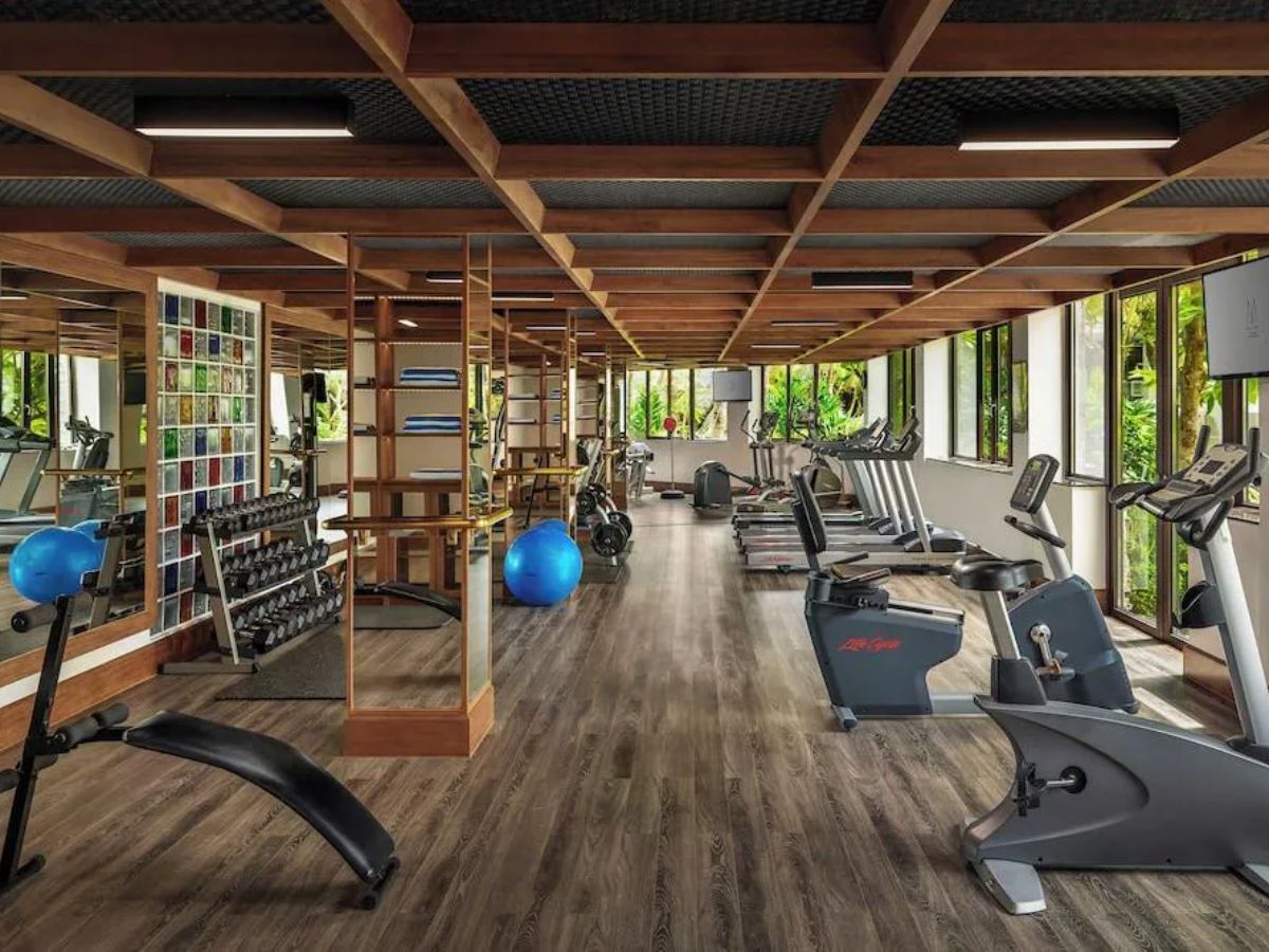 Khu vực gym đầy đủ tiện nghi cho du khách.