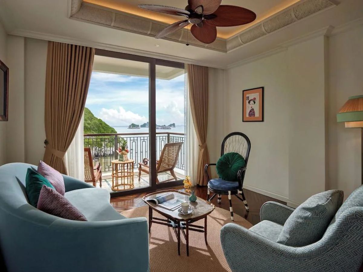 Khu vực Junior Suite với view biển tuyệt đẹp.