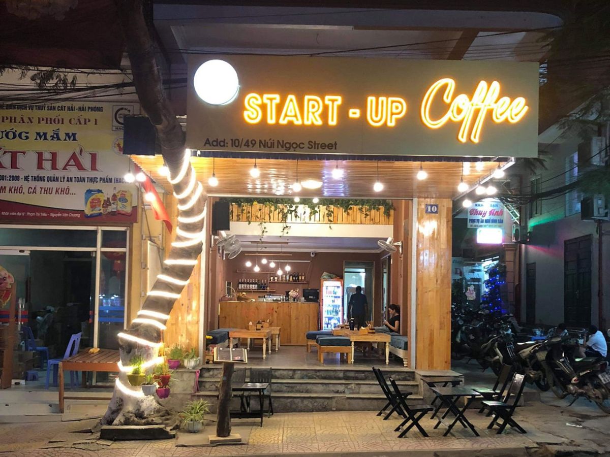 Quán cafe Cát Bà - Startup Coffee and Restaurant với không gian hiện đại.