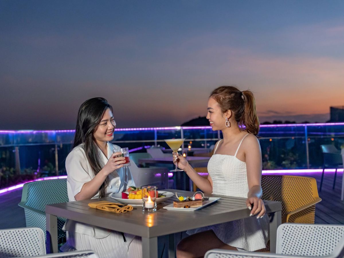 Lan Hạ Sky Bar là điểm check-in tuyệt đẹp.