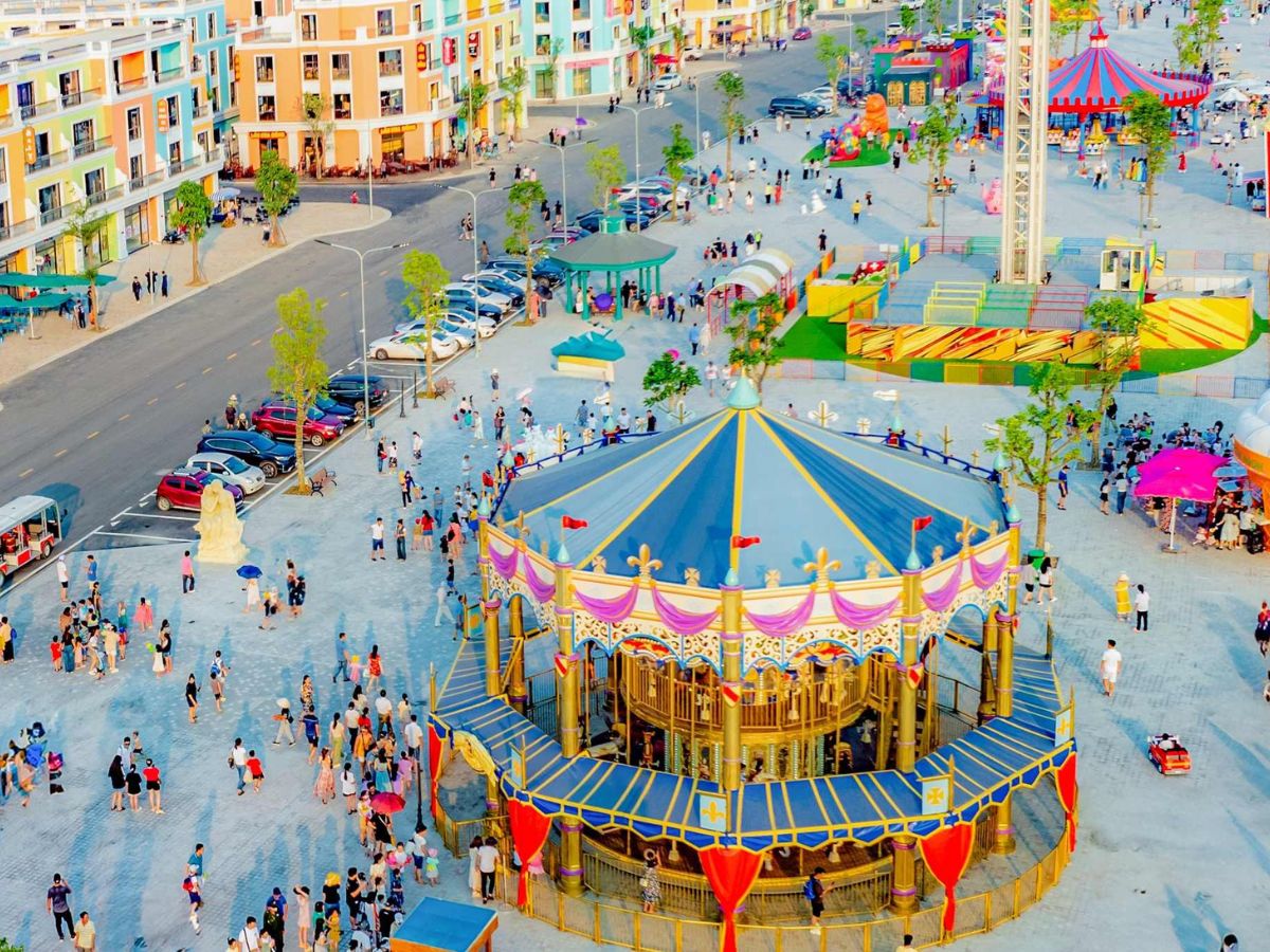 Vu Yen Island Park (Hai Phong) is spacious and airy.