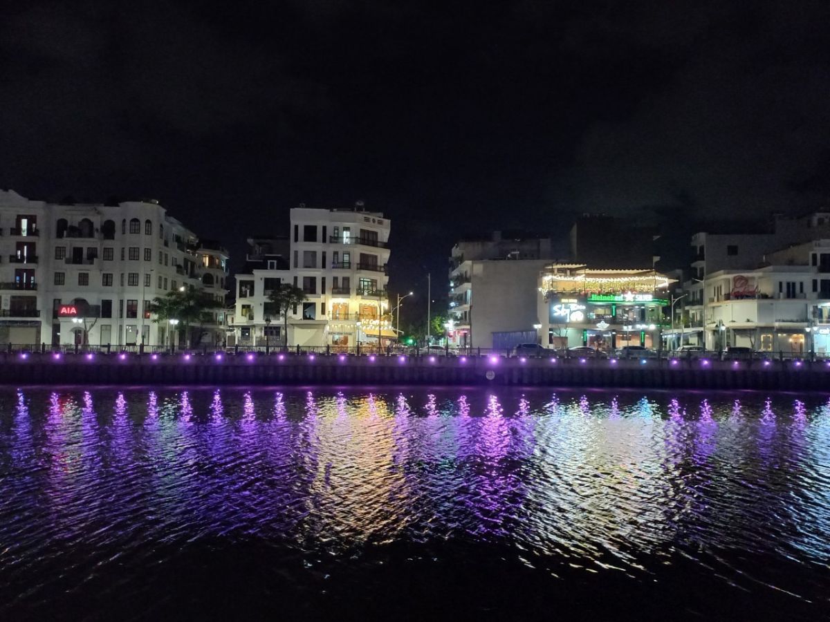 Khung cảnh thơ mộng và lãng mạn của sông Tam Bạc