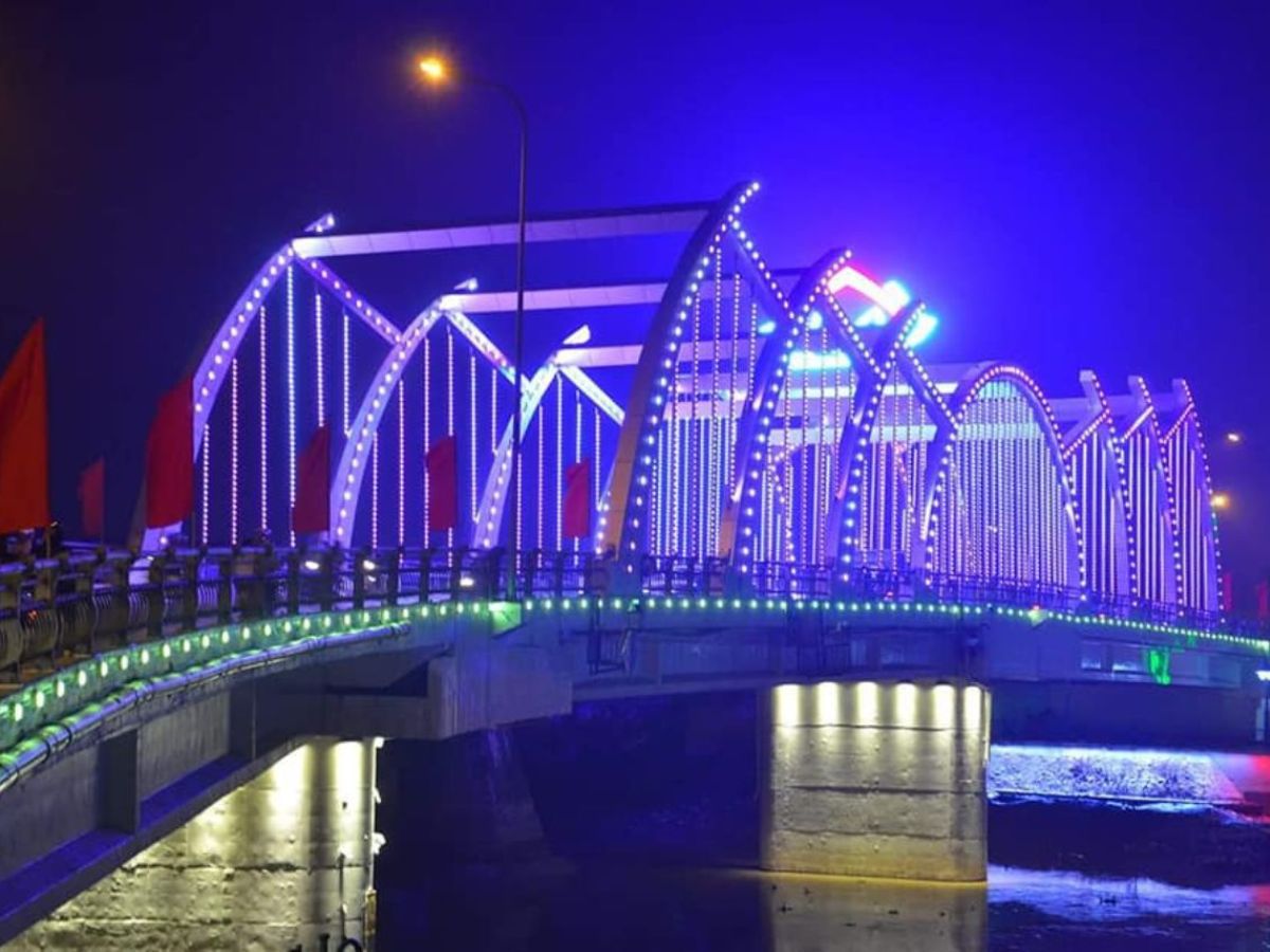 Vẻ đẹp của cầu Tam Bạc về đêm