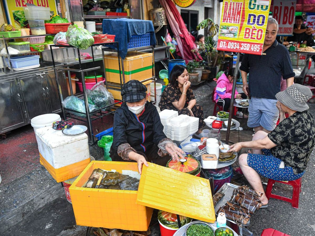 Chợ Lương Văn Can có nhiều quán bánh bèo nổi tiếng.