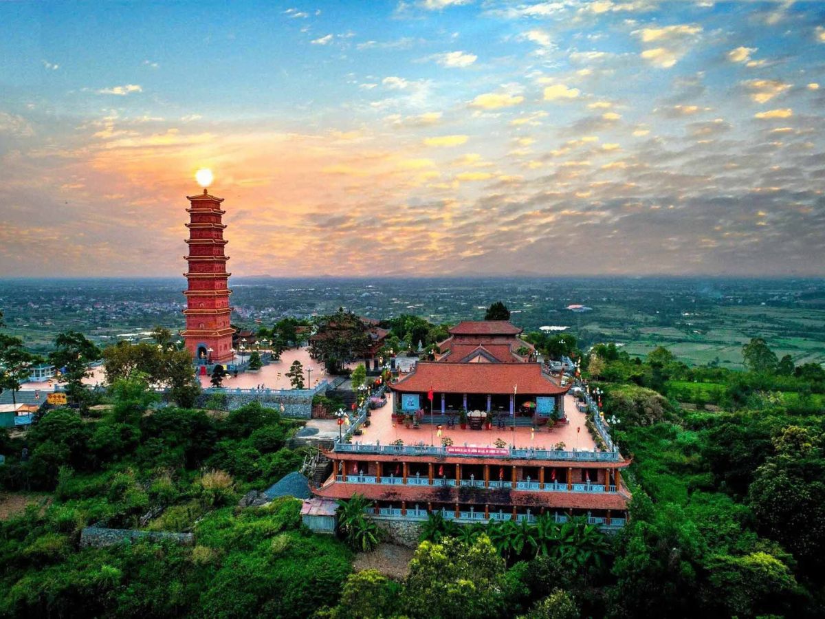 Tháp Tường Long vẫn giữ nguyên nét cổ xưa.