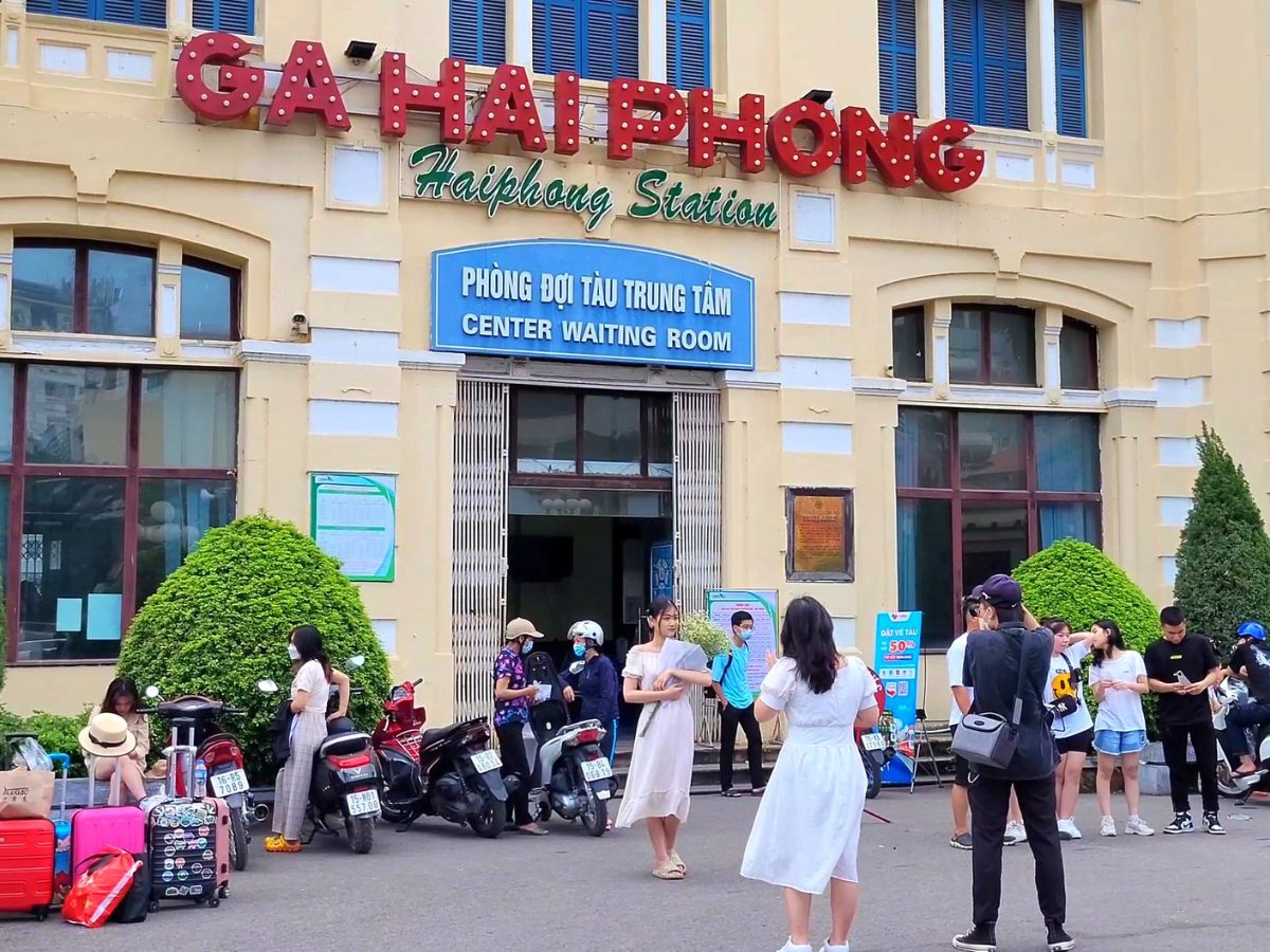 Ga Hải Phòng là điểm check-in nổi tiếng của thành phố.