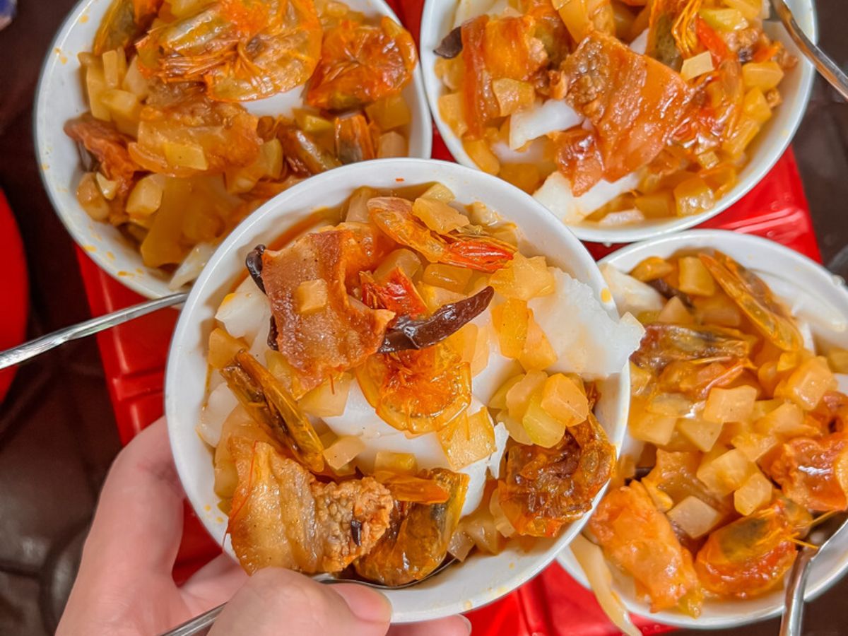 Bánh đúc tàu chợ Cát Bi được nhiều người yêu thích.