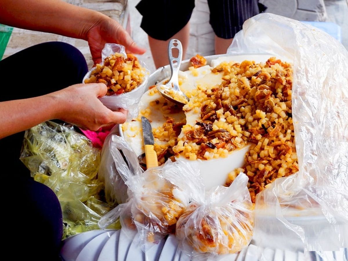 Bánh đúc tàu Cát Dài là địa chỉ nổi tiếng tại Hải Phòng.