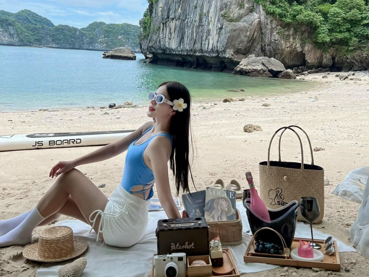 Có nhiều trải nghiệm thú vị tại biển Cát Bà (Hải Phòng).