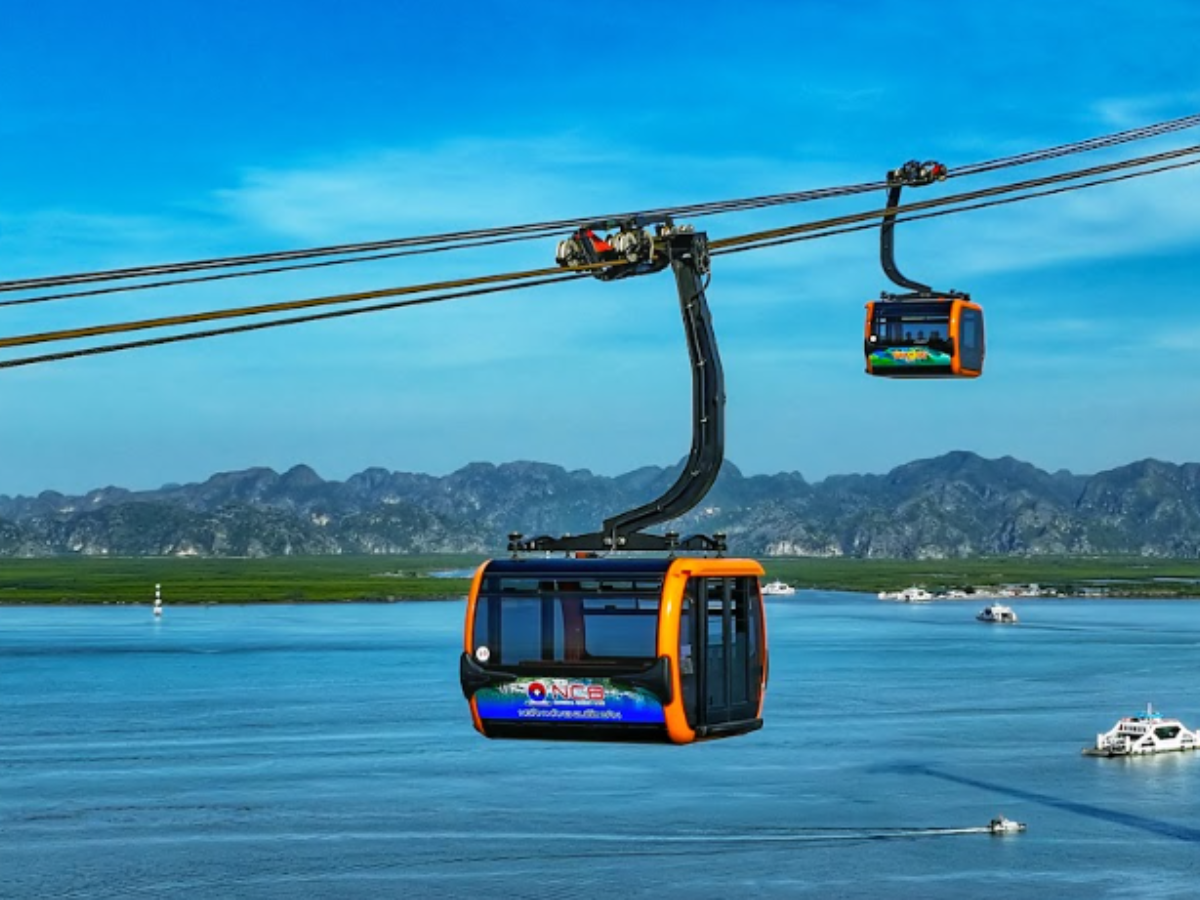 Tuyến cáp treo Sun World Cat Ba giúp rút ngắn thời gian di chuyển từ đất liền ra đảo xuống chưa đến 15 phút.