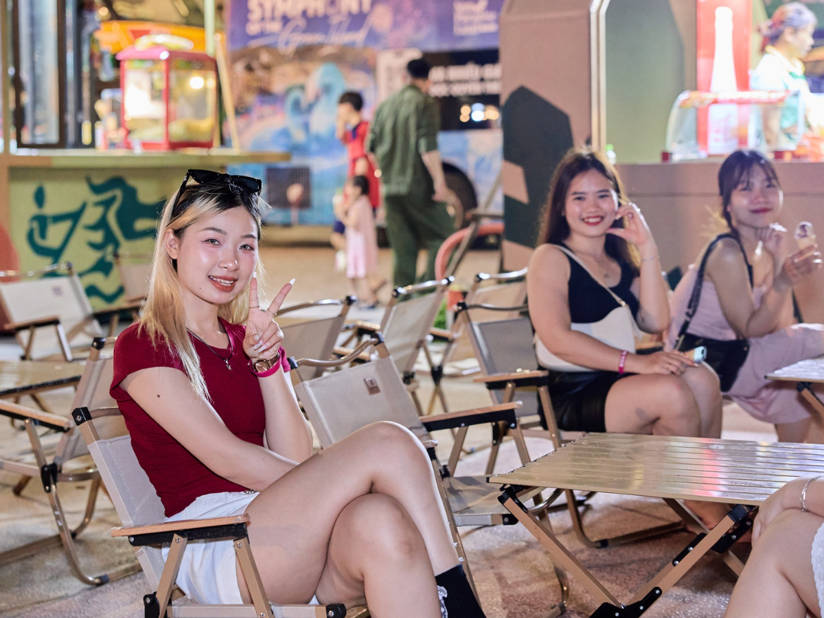 Các khu vực được bố trí liên hoàn giúp du khách dễ dàng kết hợp dạo phố, ăn uống và chụp ảnh.