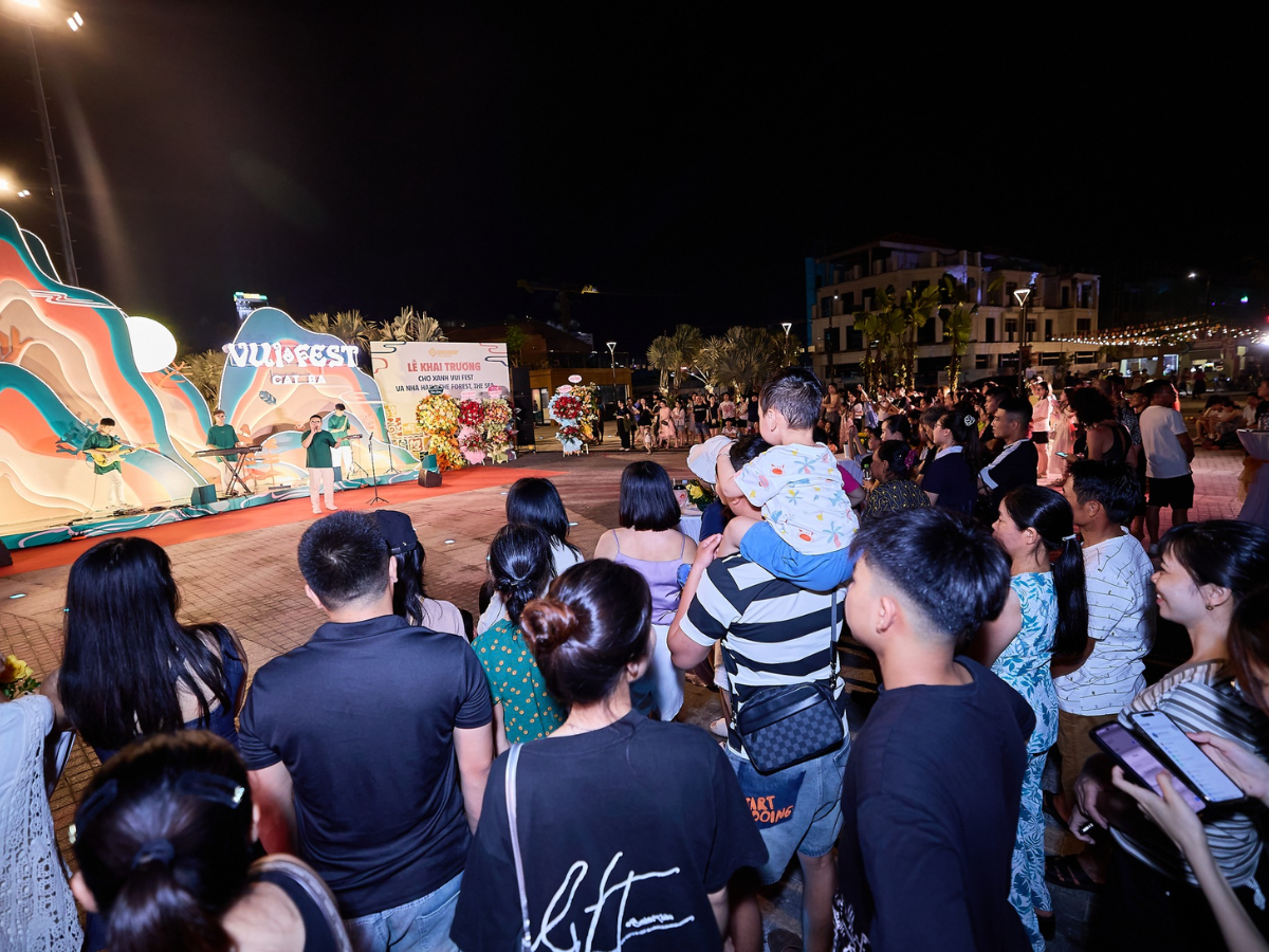 Một trong những điểm nhấn nổi bật tại VUI-Fest là chuỗi chương trình biểu diễn nghệ thuật đường phố được tổ chức thường xuyên mỗi tối.
