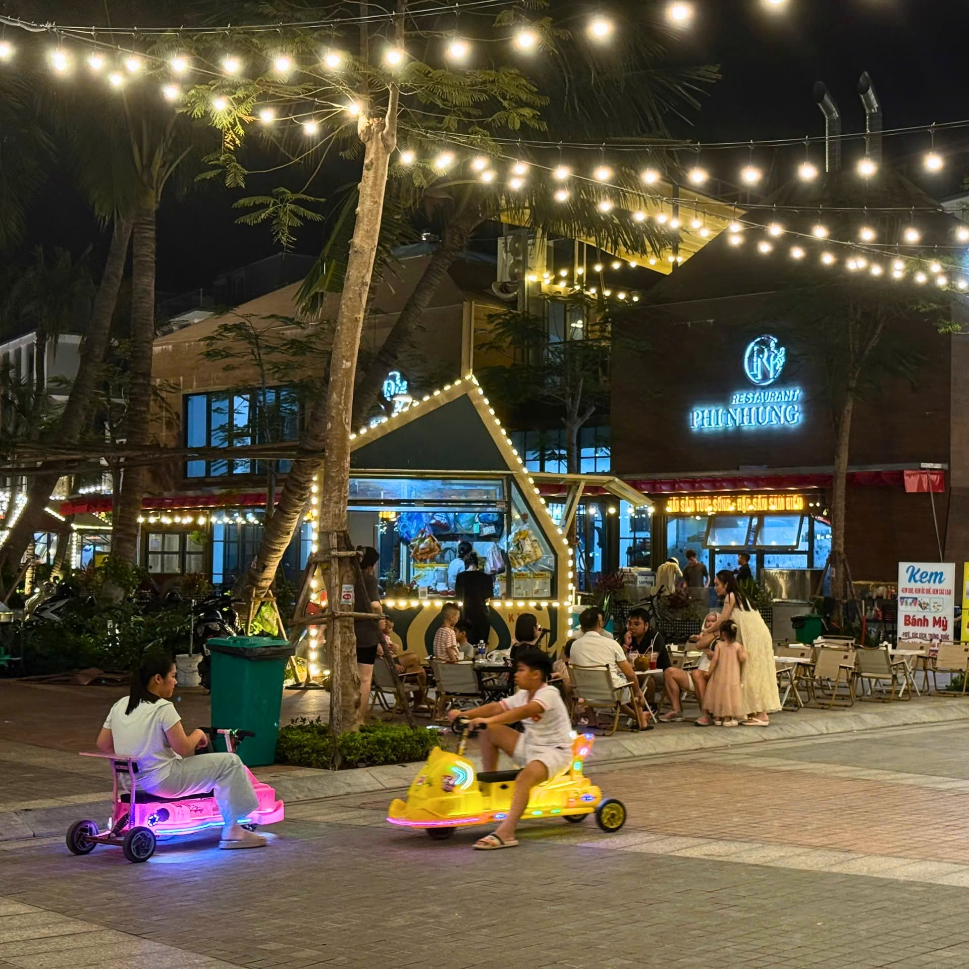 Chợ đêm VUI-Fest Cát Bà mang đến nhiều trải nghiệm sáng tạo dành cho trẻ em.