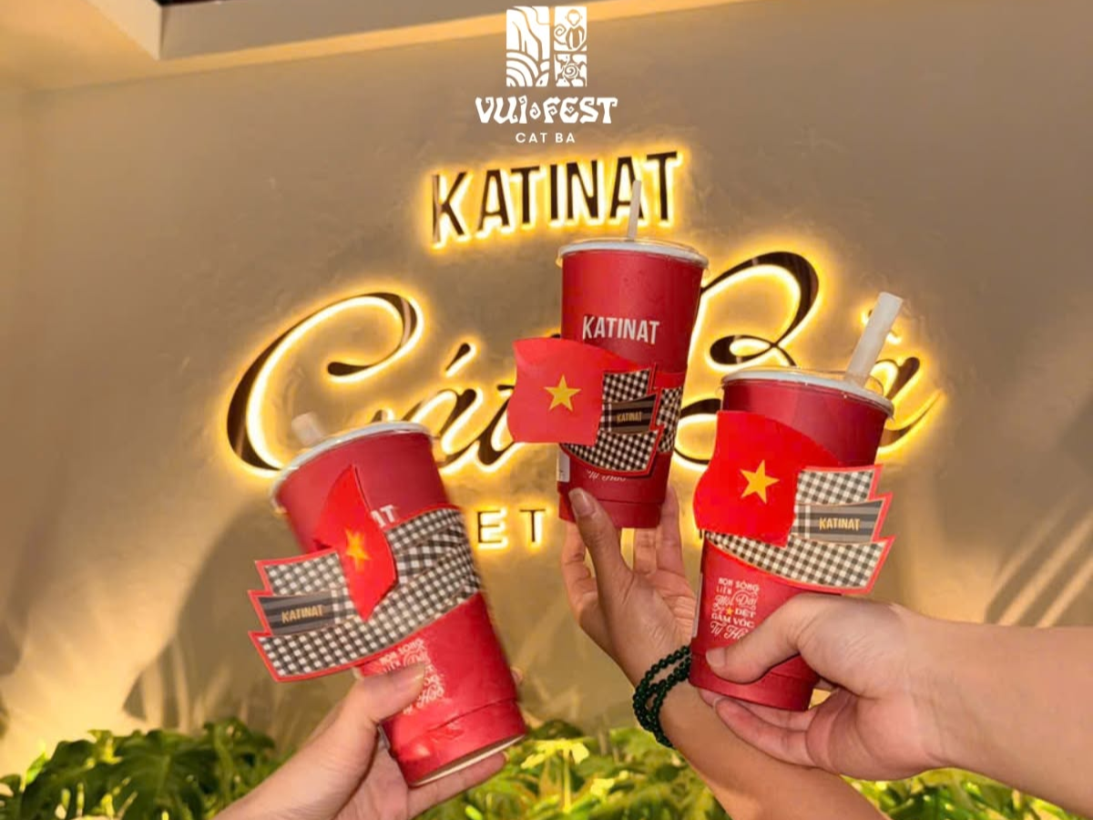 Katinat là địa chỉ được nhiều bạn trẻ yêu thích nhờ thiết kế hiện đại cùng thực đơn phong phú.