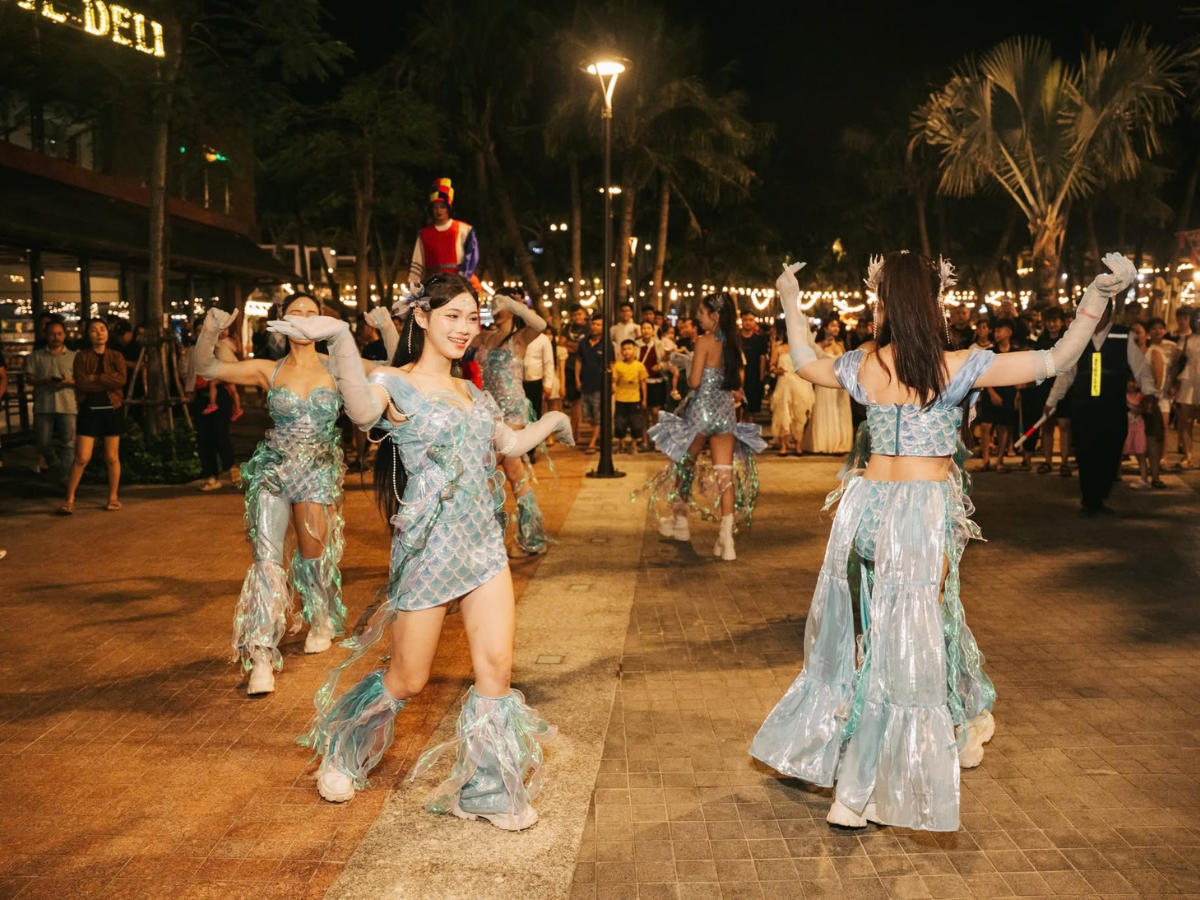 Những màn biểu diễn được đầu tư về âm thanh, ánh sáng và nội dung phù hợp với nhiều độ tuổi khác nhau.