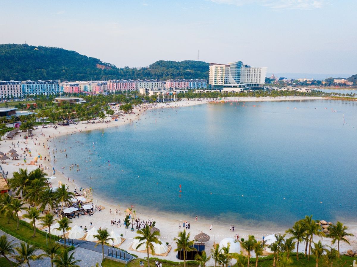 Hải Phòng có nhiều vịnh và biển đẹp thu hút du khách