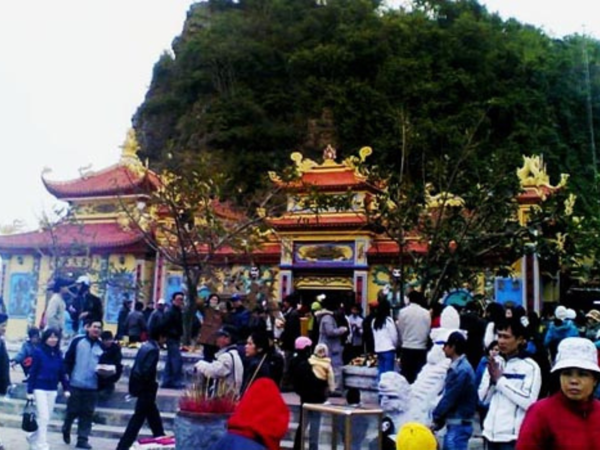 Đền Bà Đế là nơi thờ cúng Lê Thị Đệ - “vợ chúa Trịnh Giang”
