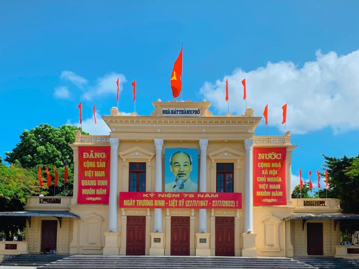 Du khách có thể kết hợp ghé thăm khu vực trung tâm khi tham quan Từ Lương Xâm