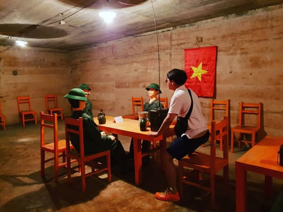 Khám phá Hang Quân Y mang đậm dấu ấn lịch sử
