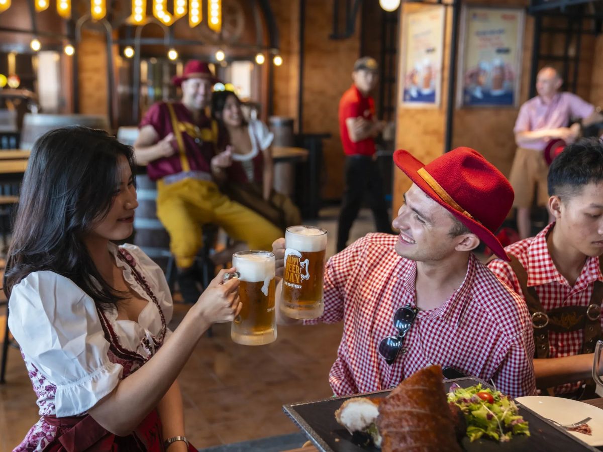 Sun Bavaria Cat Ba combines food, drinks, and a lively seaside atmosphere