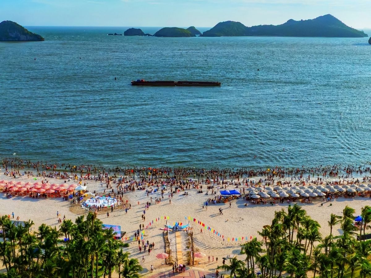 Cát Bà cuối tuần thường được quan tâm nhất vào mùa hè