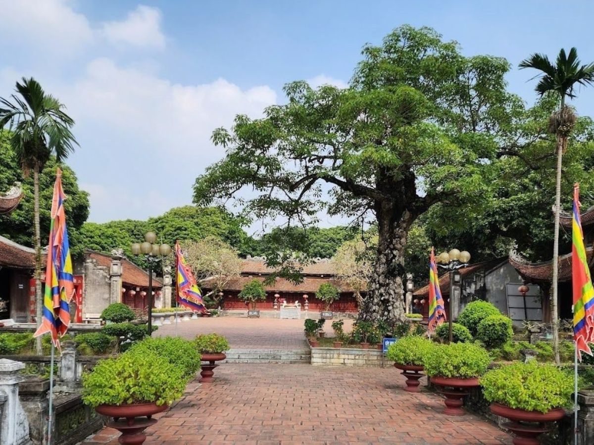 Di tích gắn liền với tinh thần tôn vinh hiền tài
