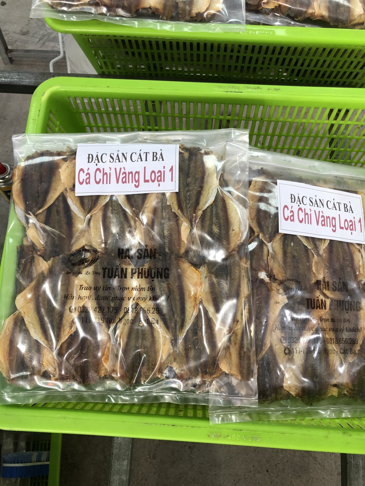 Delicious dried seafood, carefully packaged, is a popular gift choice among visitors