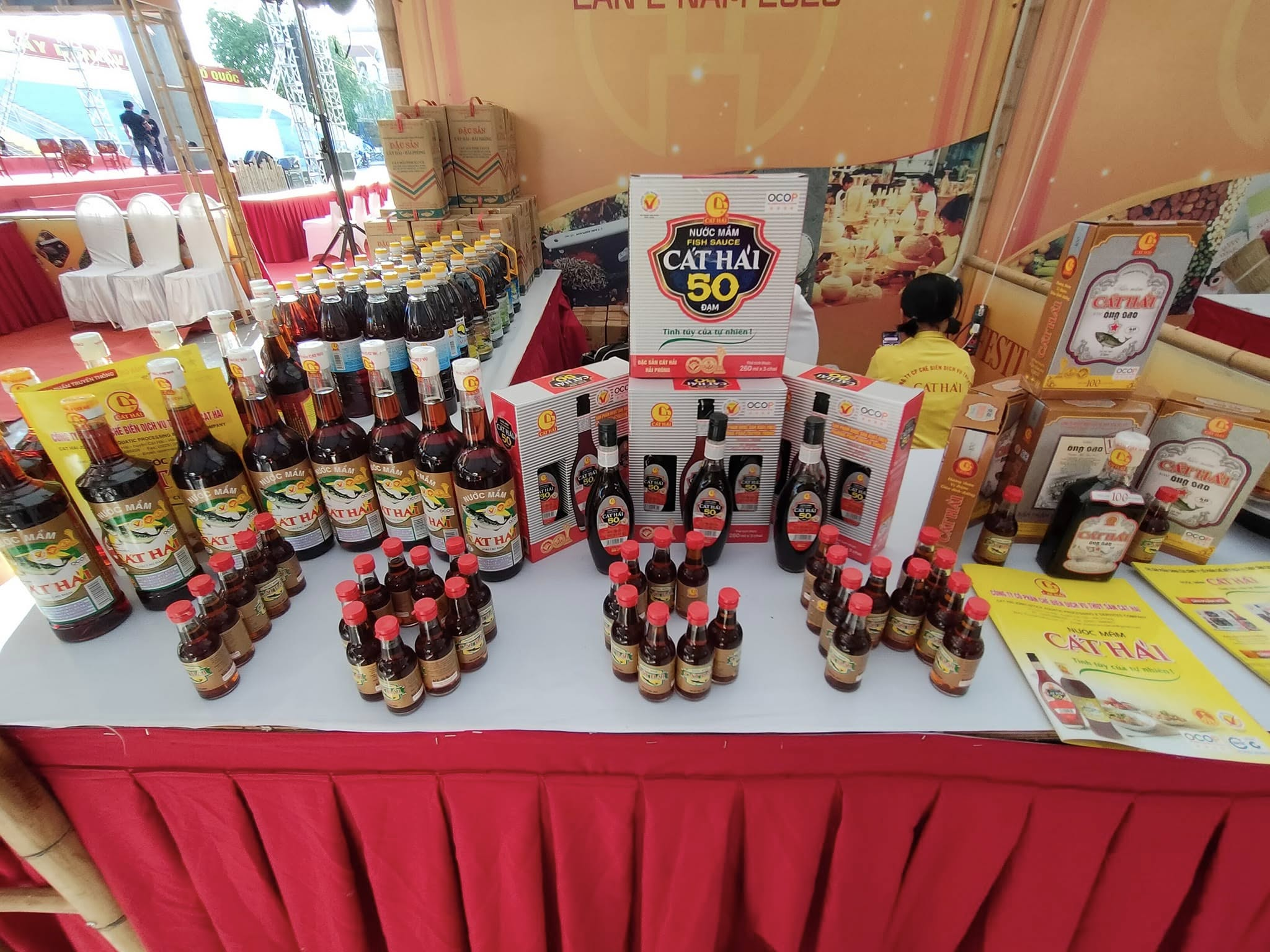 The clear amber-brown color and natural aroma are distinctive characteristics of Cat Hai fish sauce