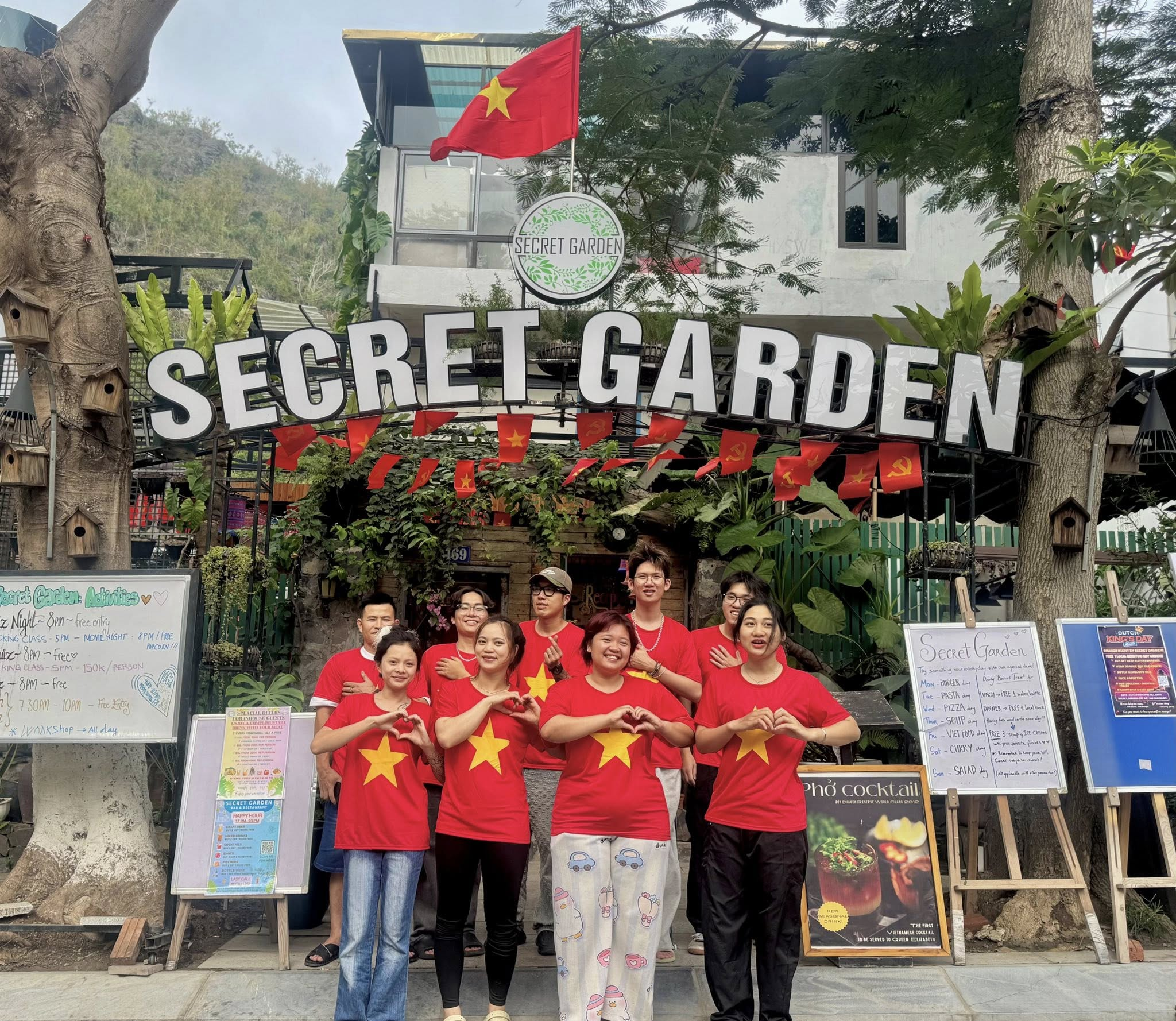 Secret Garden Cát Bà nổi bật với phong cách Địa Trung Hải trẻ trung và hồ bơi ngoài trời
