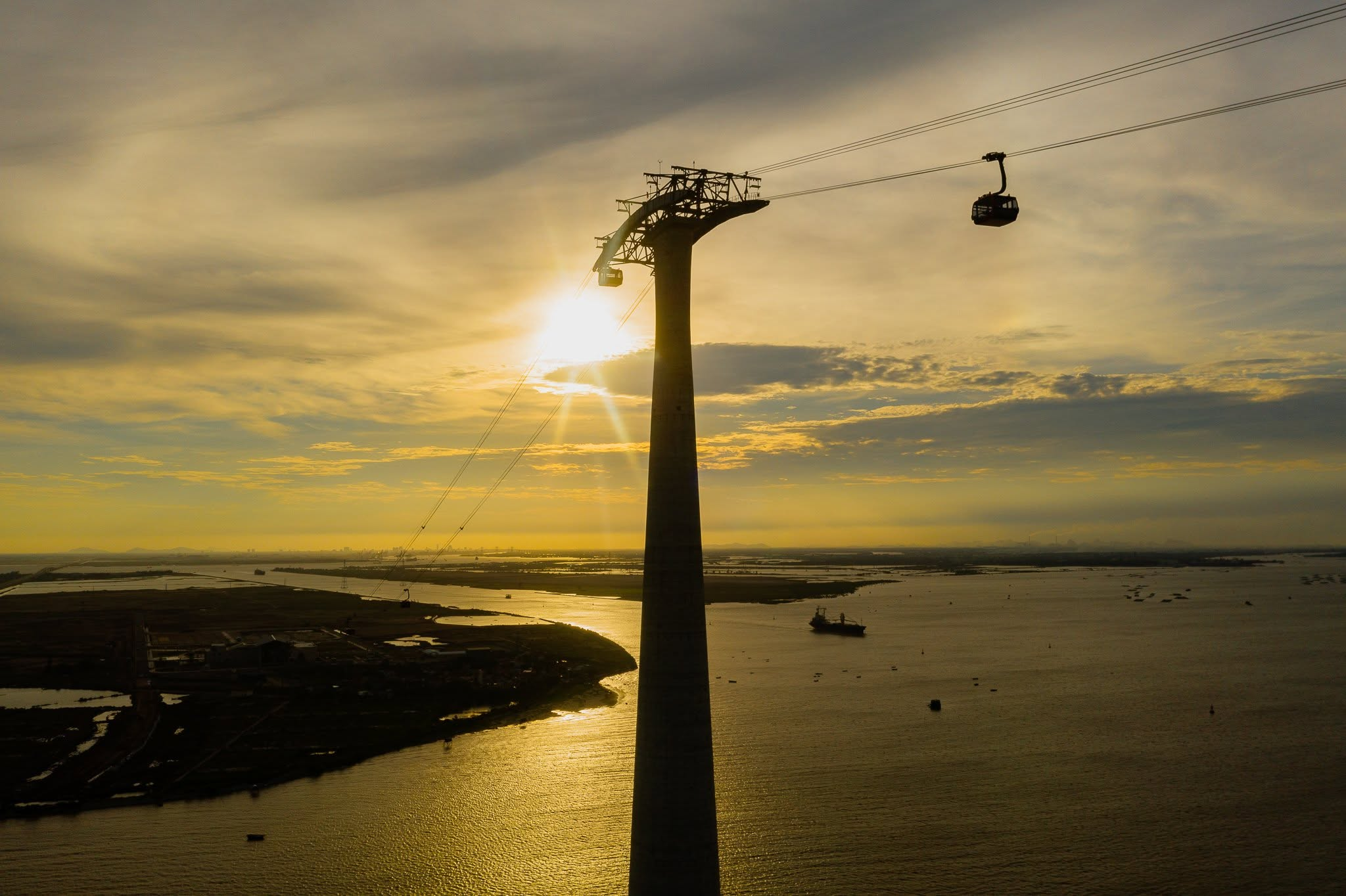 Panoramic views of Cat Ba's sea and islands from the cable car in the early morning