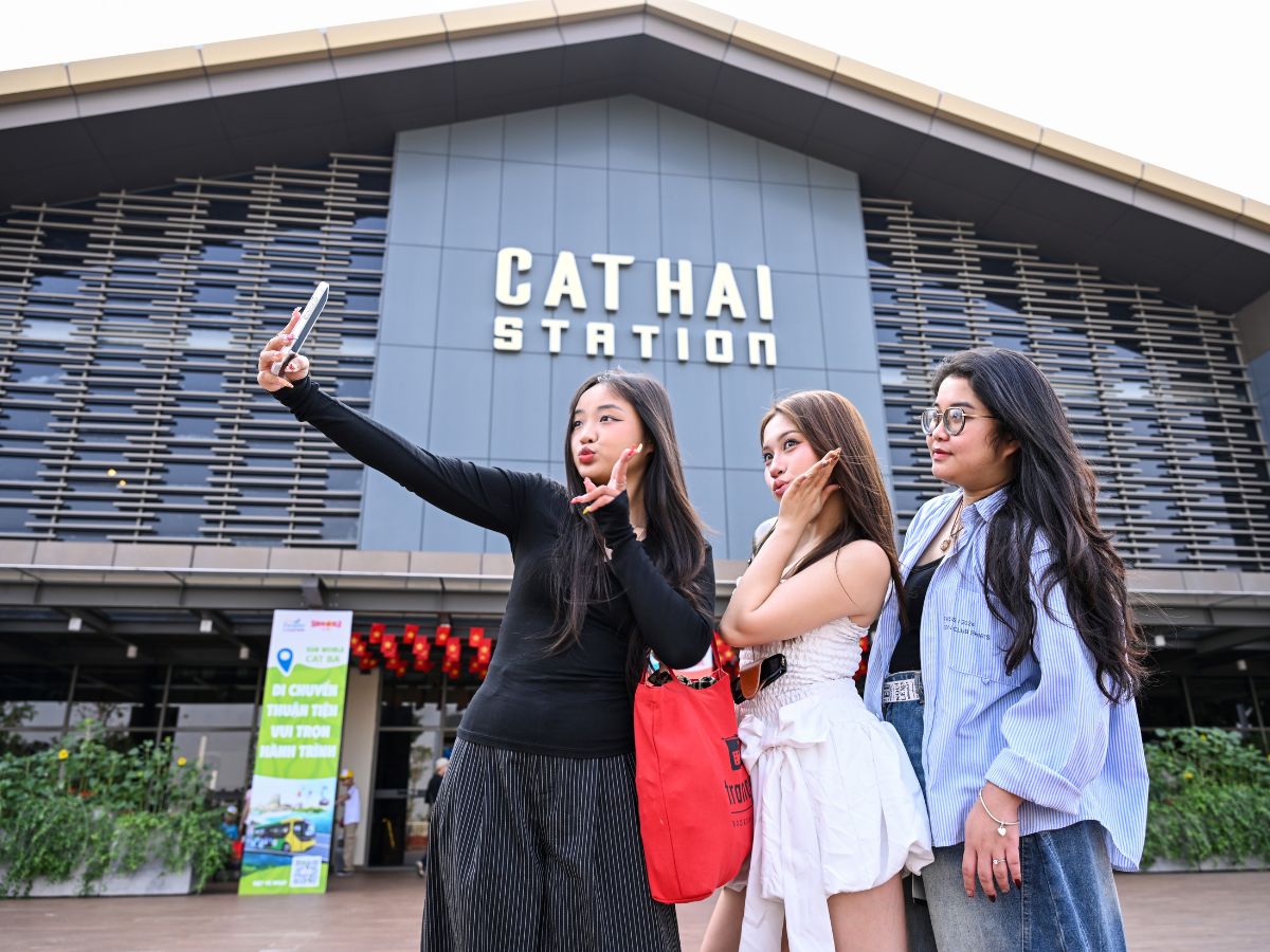 Plan a 2-day-1-night Cat Ba itinerary using the Cat Hai–Phu Long Cable Car