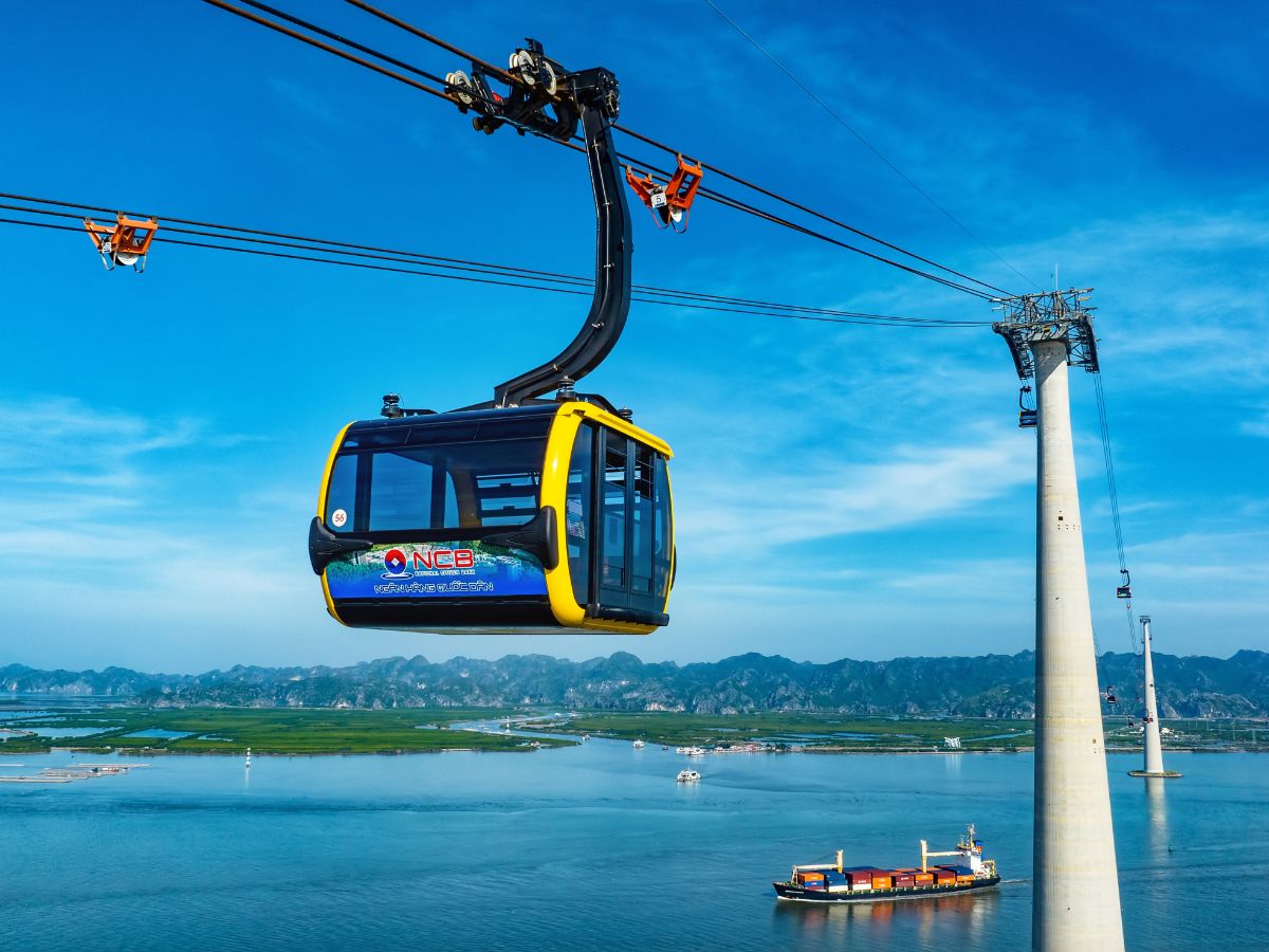 Many visitors now choose to combine the cable car with vehicle rental on the island