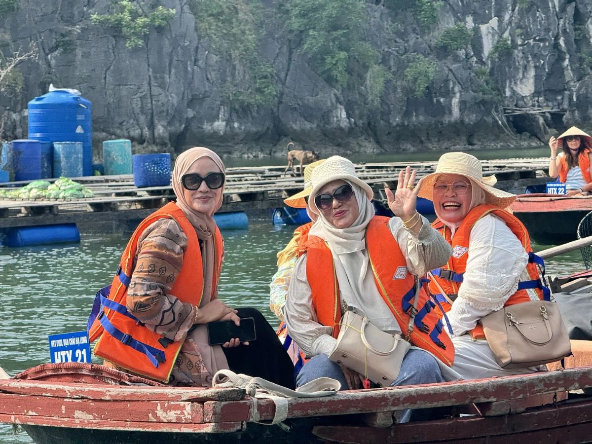 Khám phá văn hóa làng chài Cát Bà là cơ hội hòa mình vào nhịp sống của ngư dân địa phương