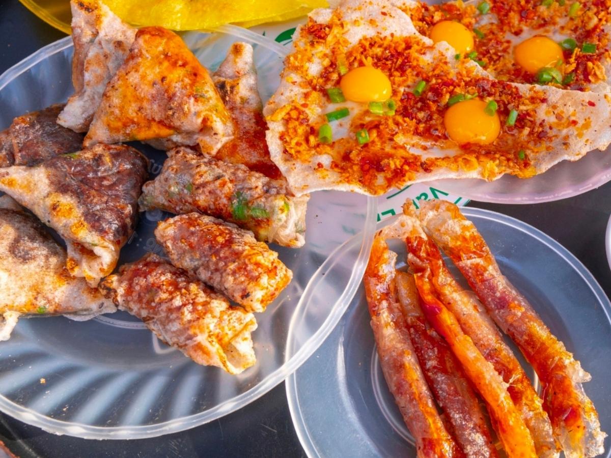 Bánh kẹp Đà Nẵng có hai kiểu chế biến phổ biến, mỗi loại đem đến cảm nhận riêng biệt