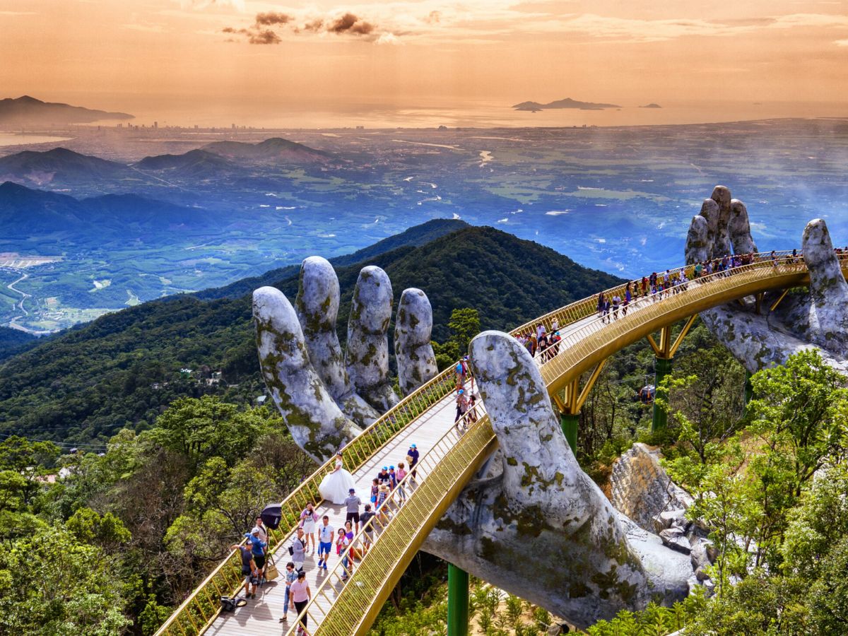 ket-hop-kham-pha-sun-world-ba-na-hills-va-bao-tang-dong-dinh