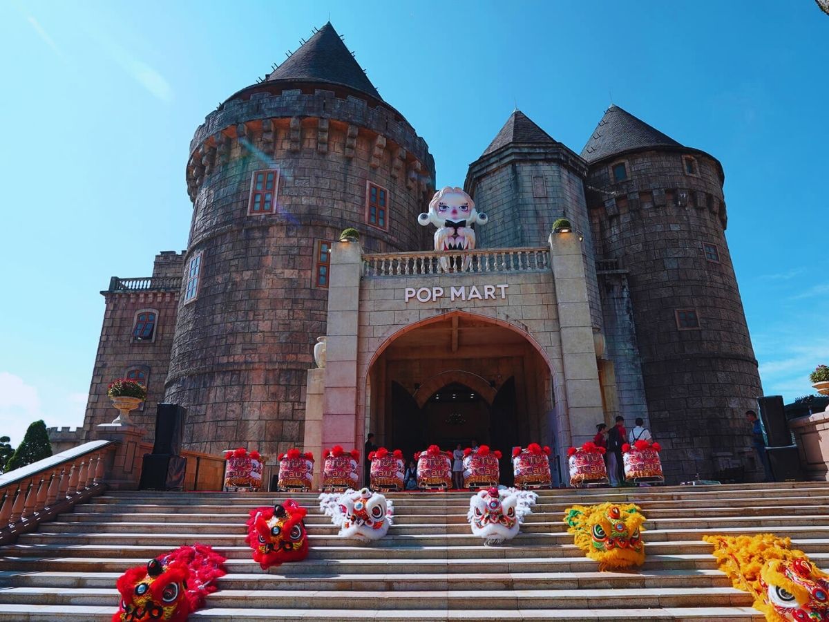 Lâu Đài POPMART điểm check in được yêu thích của nhiều du khách