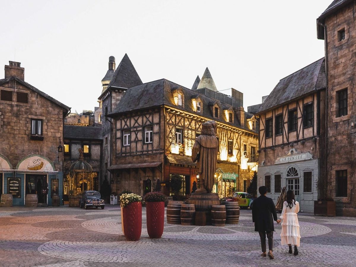 Lac-buoc-vao-the-gioi-co-tich-tai-Lang-Phap-Ba-Na-Hills