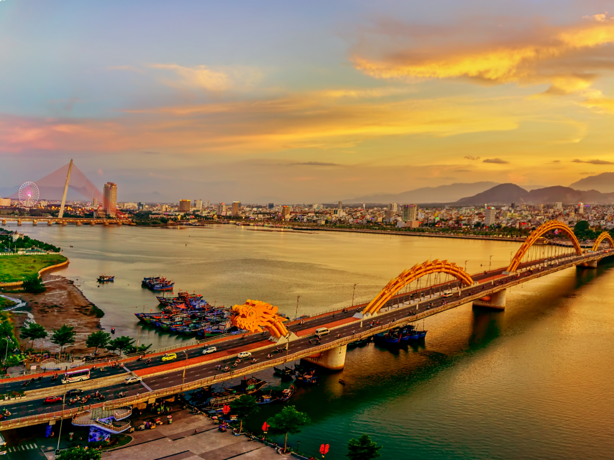 Đà Nẵng là thành phố biển năng động, nổi bật với cảnh quan thiên nhiên tuyệt đẹp