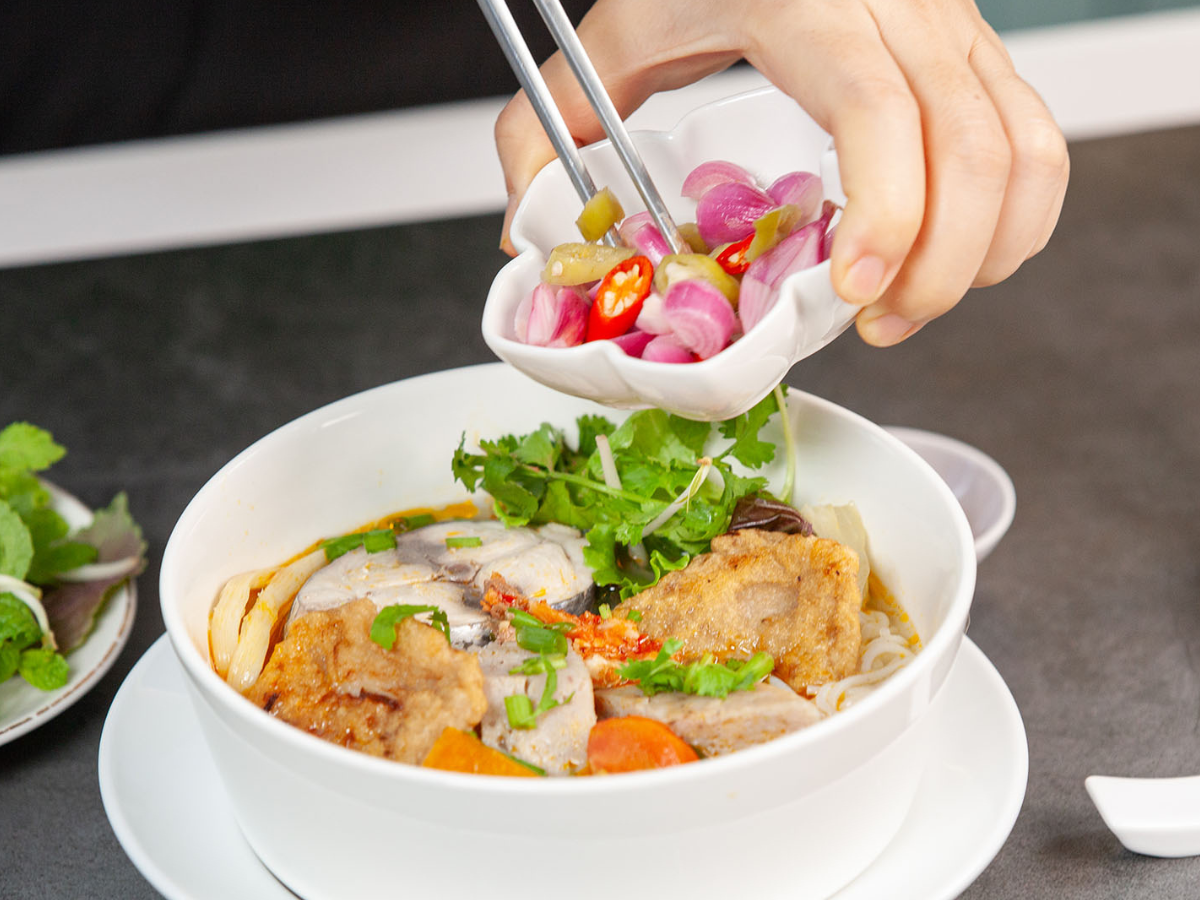 Với nước lèo ngọt thanh và chả cá tươi ngon, bún chả cá góp phần khẳng định thương hiệu món ngon Đà Nẵng