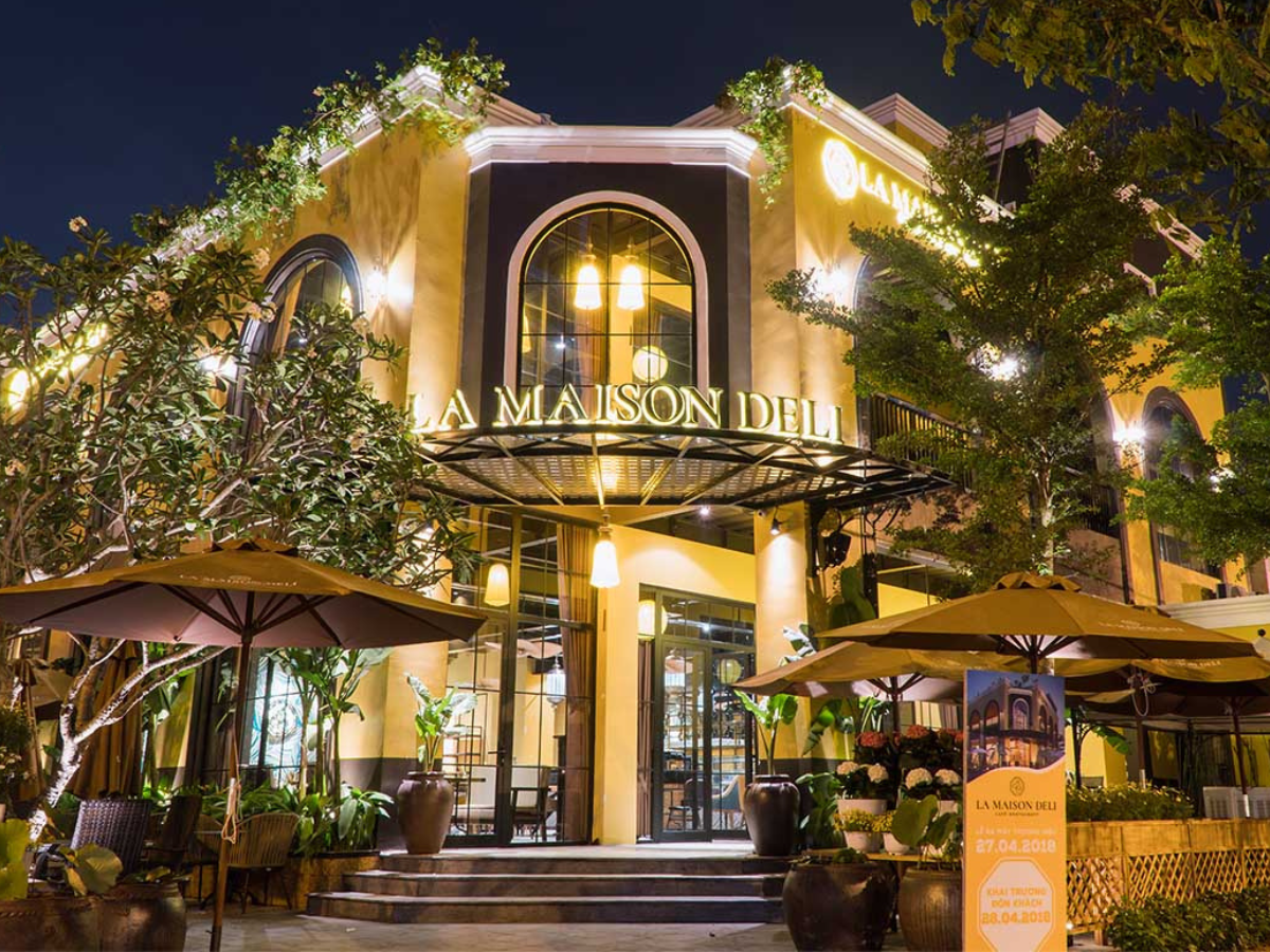 Nhà hàng La Maison Deli mang phong cách Pháp cổ giữa trung tâm Đà Nẵng, nổi bật với thực đơn Âu - Á tinh tế
