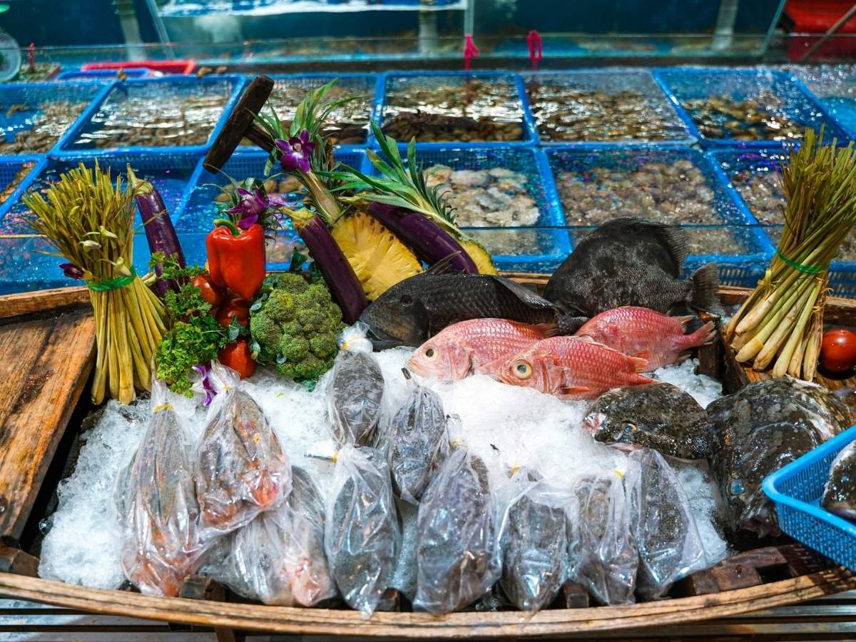 Ớt Xanh Ocean Restaurant nổi bật với thực đơn hải sản phong phú và thường xuyên có các chương trình khuyến mãi