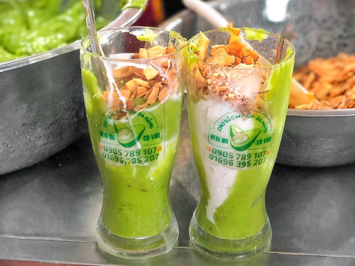 Thưởng thức ly kem bơ Đà Nẵng chất lượng