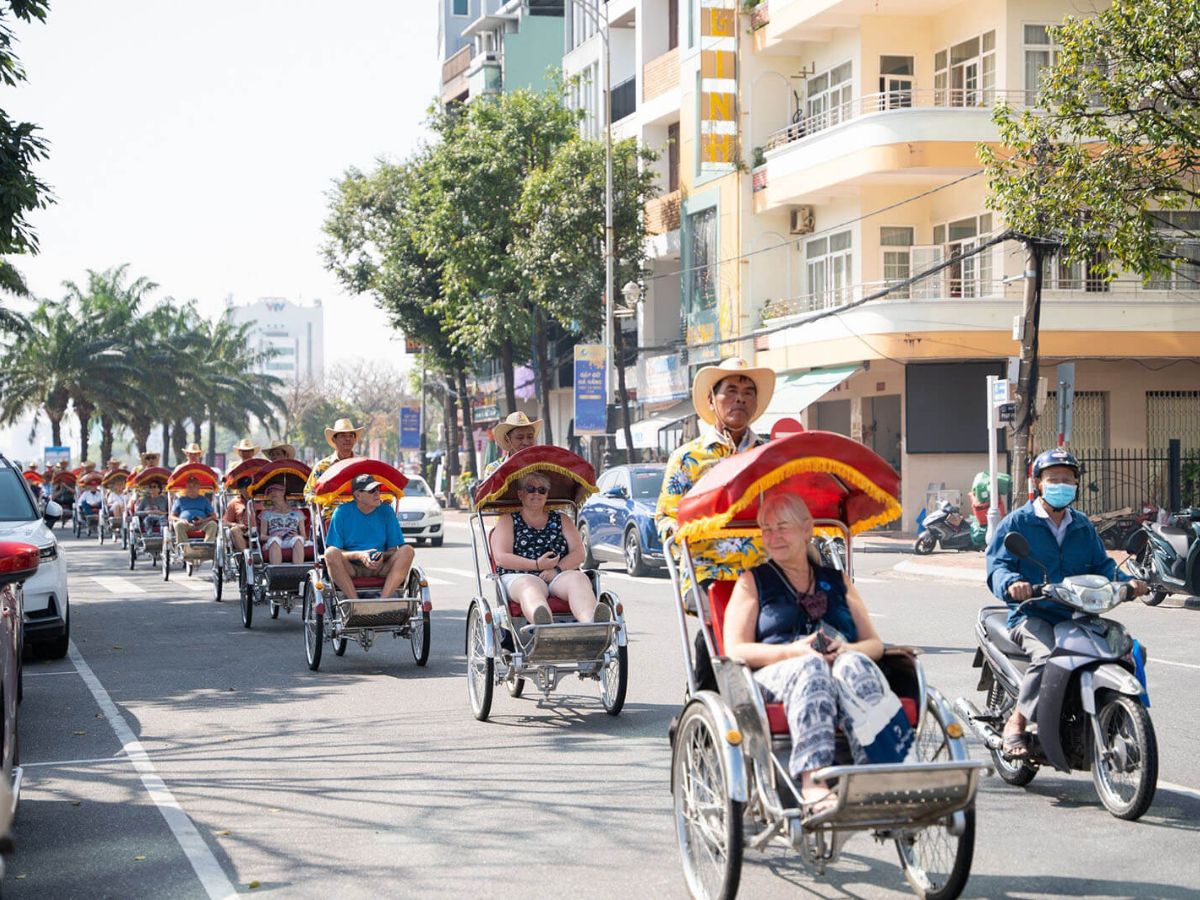 Di chuyển ở Đà Nẵng bằng xích lô truyền thống